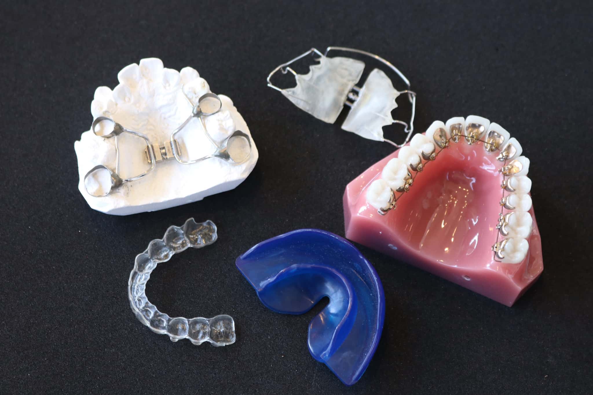 小児矯正で使用する様々な装置