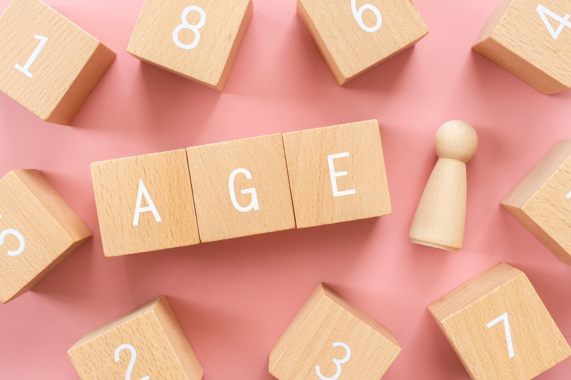 親知らずはいつ生えるのか考えるイメージ