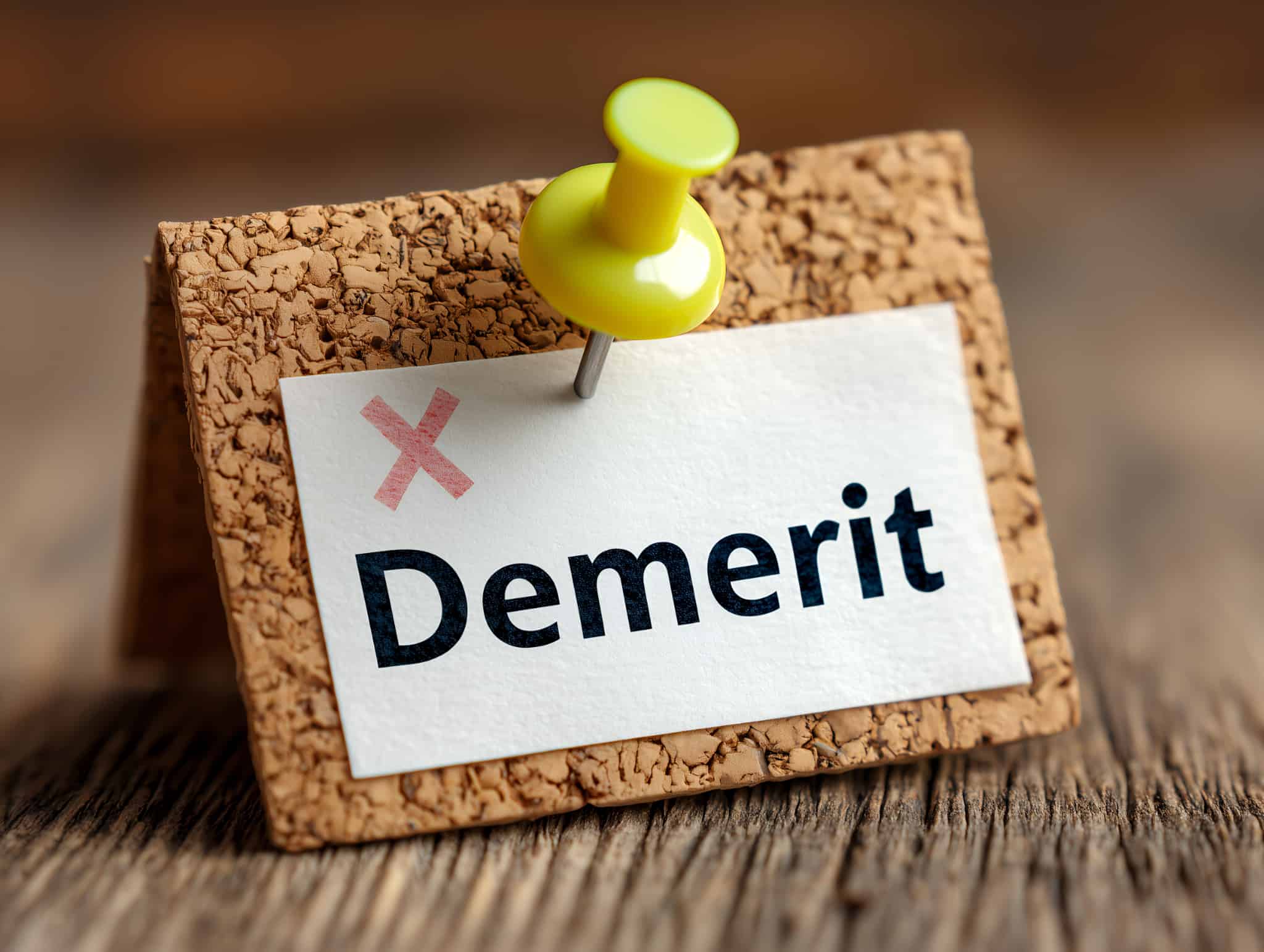 インビザラインのデメリットを説明するイメージ