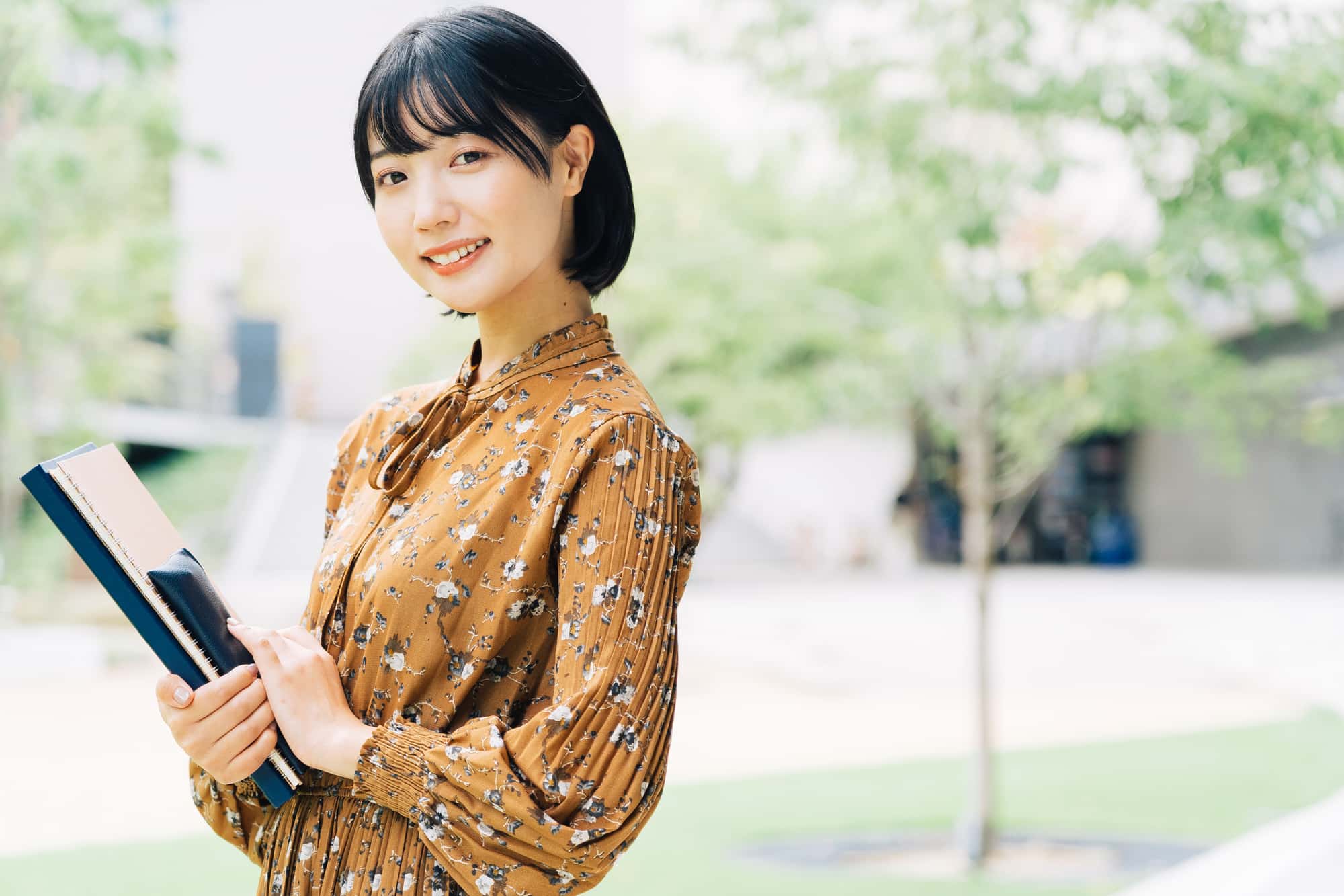 インビザラインで美しい歯ならびになった女性