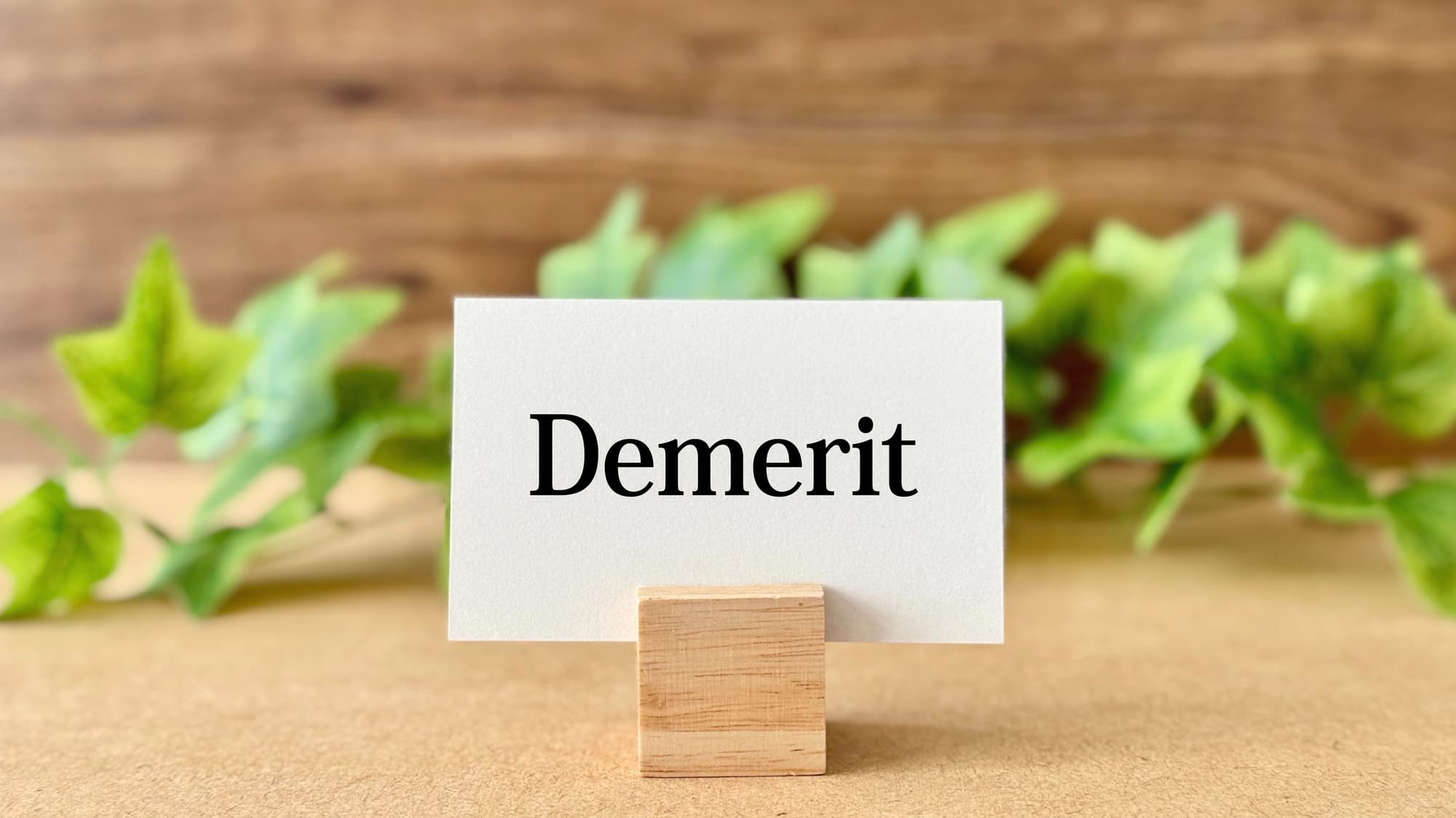 前歯をインプラントにするデメリットのイメージ