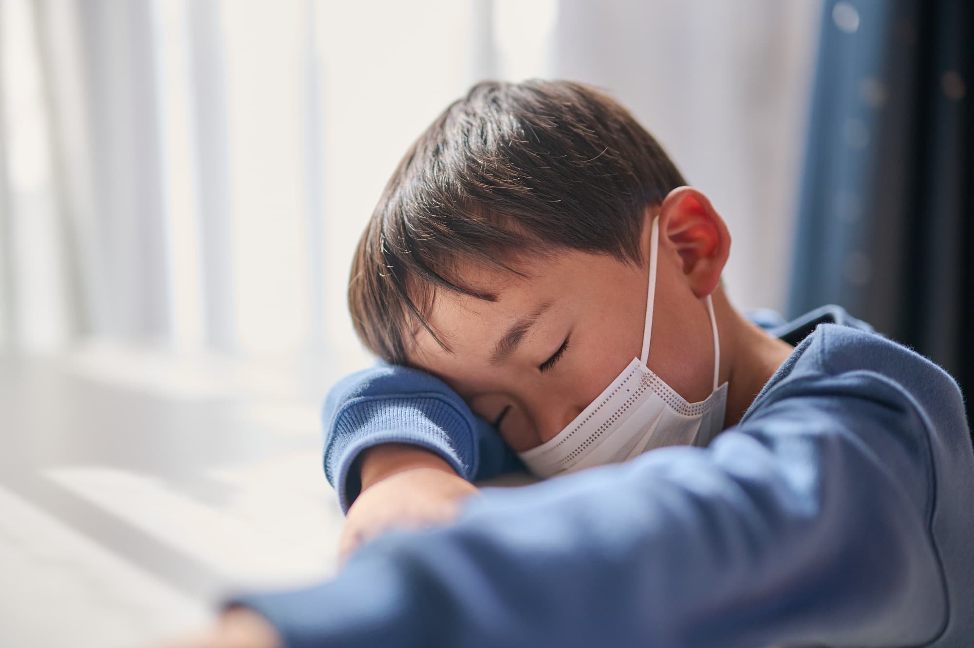 口呼吸が原因で風邪をひいた男の子