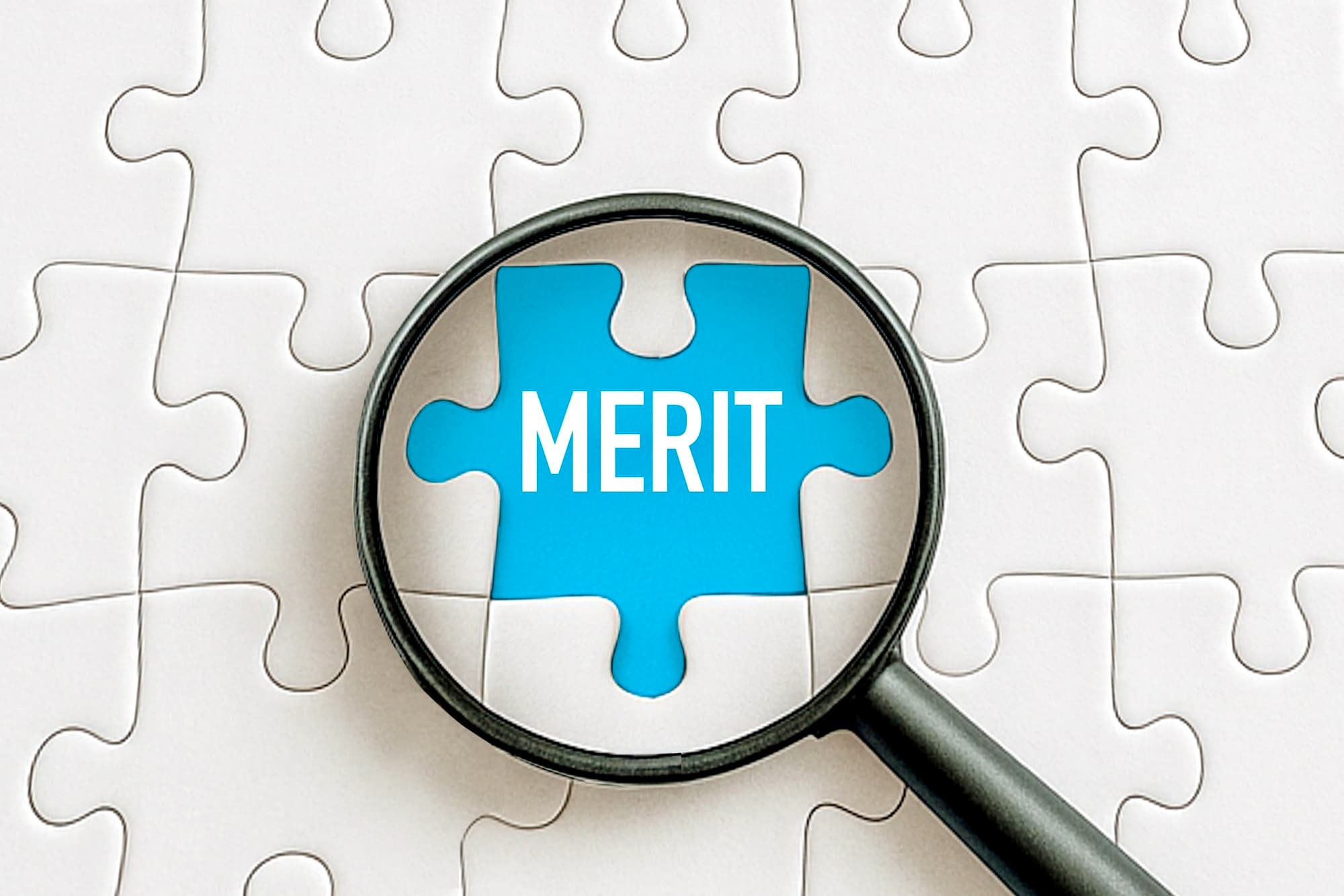 審美歯科で前歯を美しくするメリットを説明するイメージ