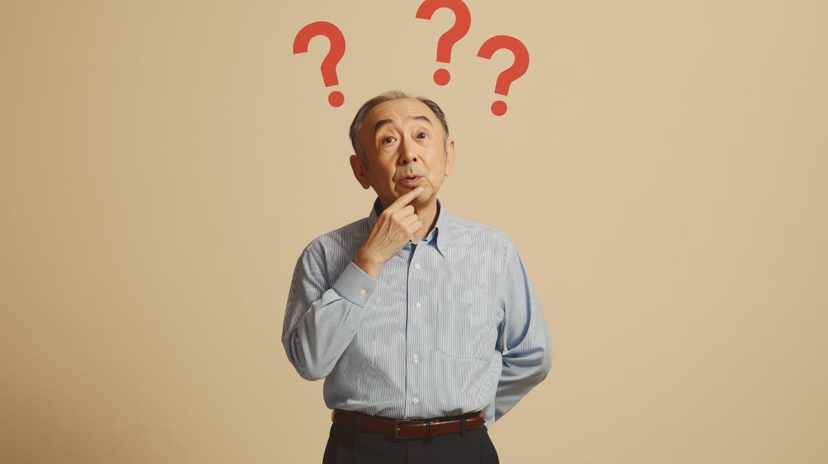 入れ歯のお手入れをしないとどうなるのか考えるシニア男性